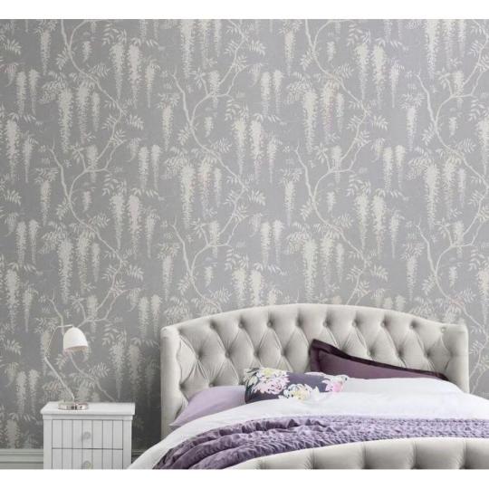 akacvirag futonoveny mintas szurke tapeta feher klasszikus kastely villa nappali haloszoba szalon kozmetika dekoracio kifinomult.jpg